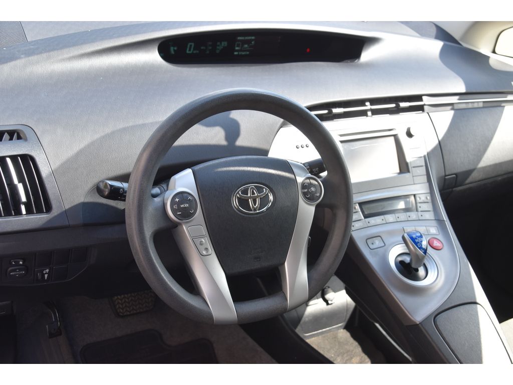2015 Toyota Prius Two photo 13