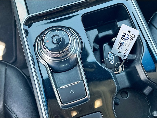 2020 Ford Edge SEL photo 16
