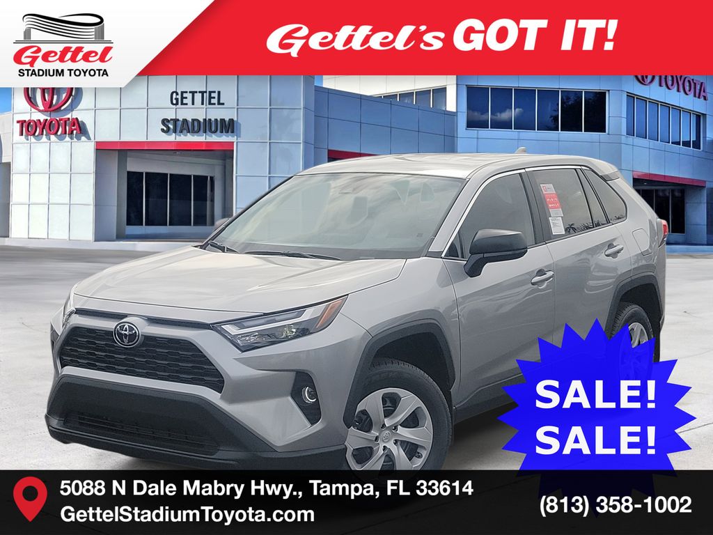 2025 Toyota RAV4 LE's photo