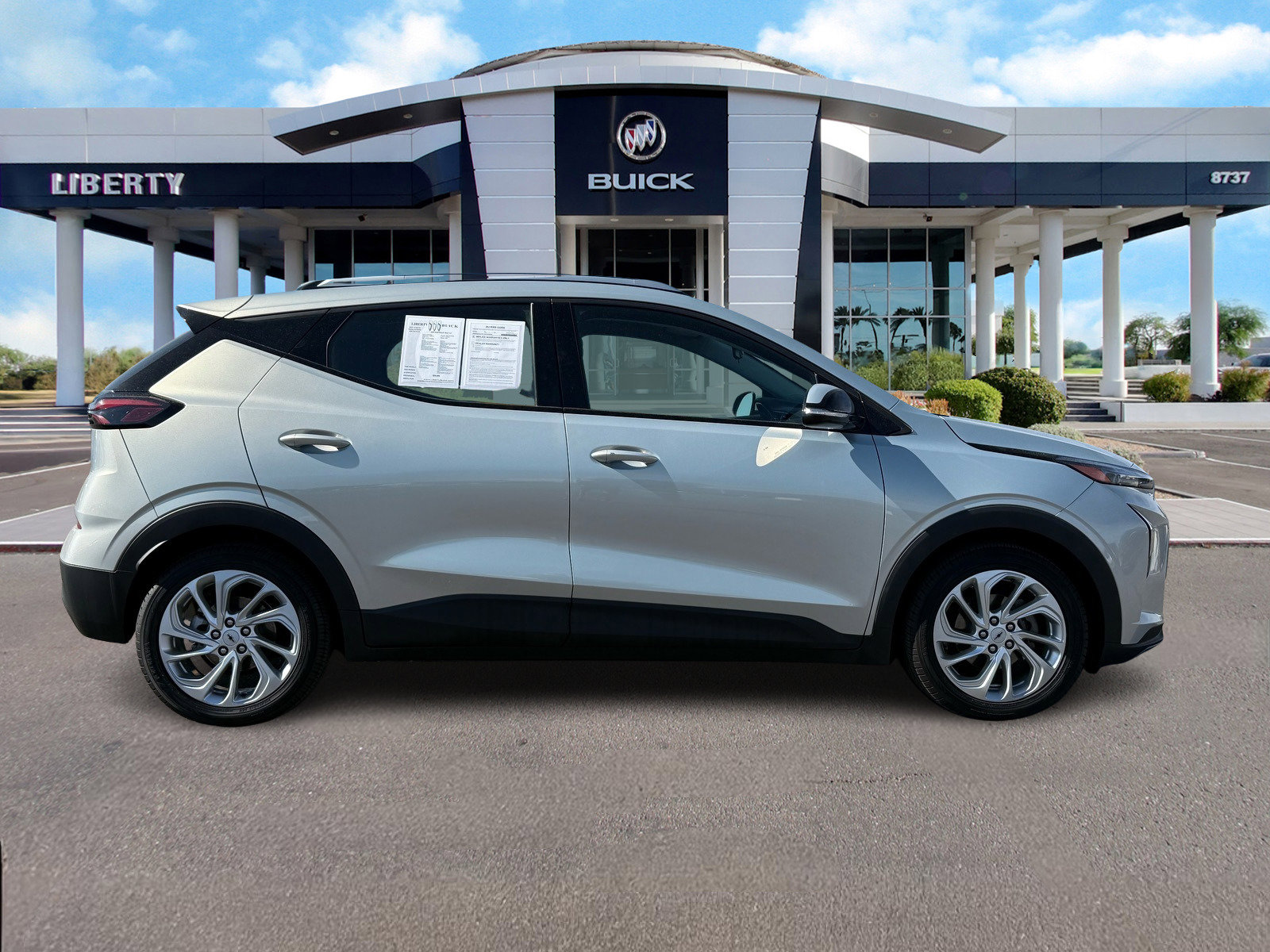 Used 2023 Chevrolet Bolt EUV LT with VIN 1G1FY6S07P4129853 for sale in Peoria, AZ