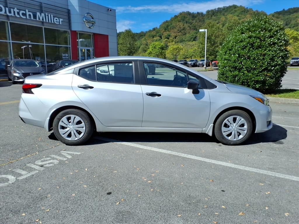 2025 Nissan Versa S photo 2