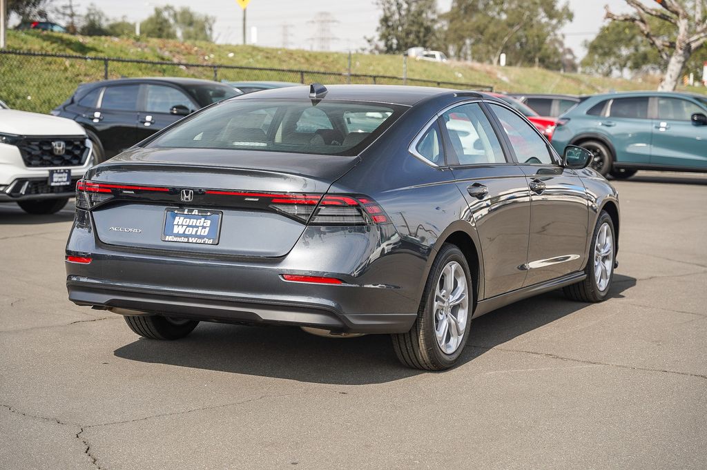 2025 Honda Accord LX photo 7