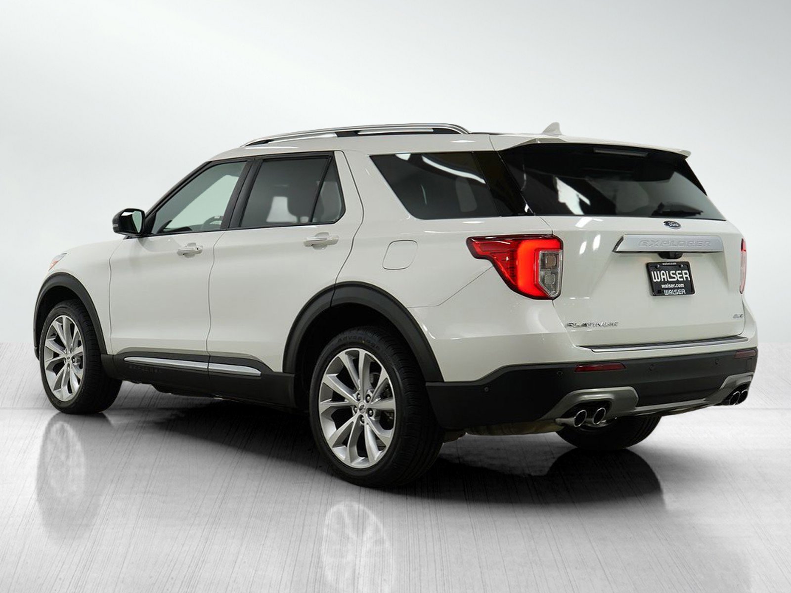 2022 Ford Explorer Platinum photo 3