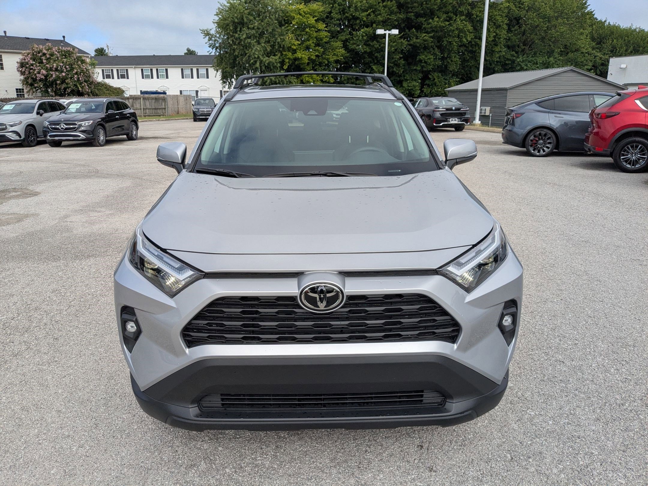 2025 Toyota RAV4 XLE Premium photo 2