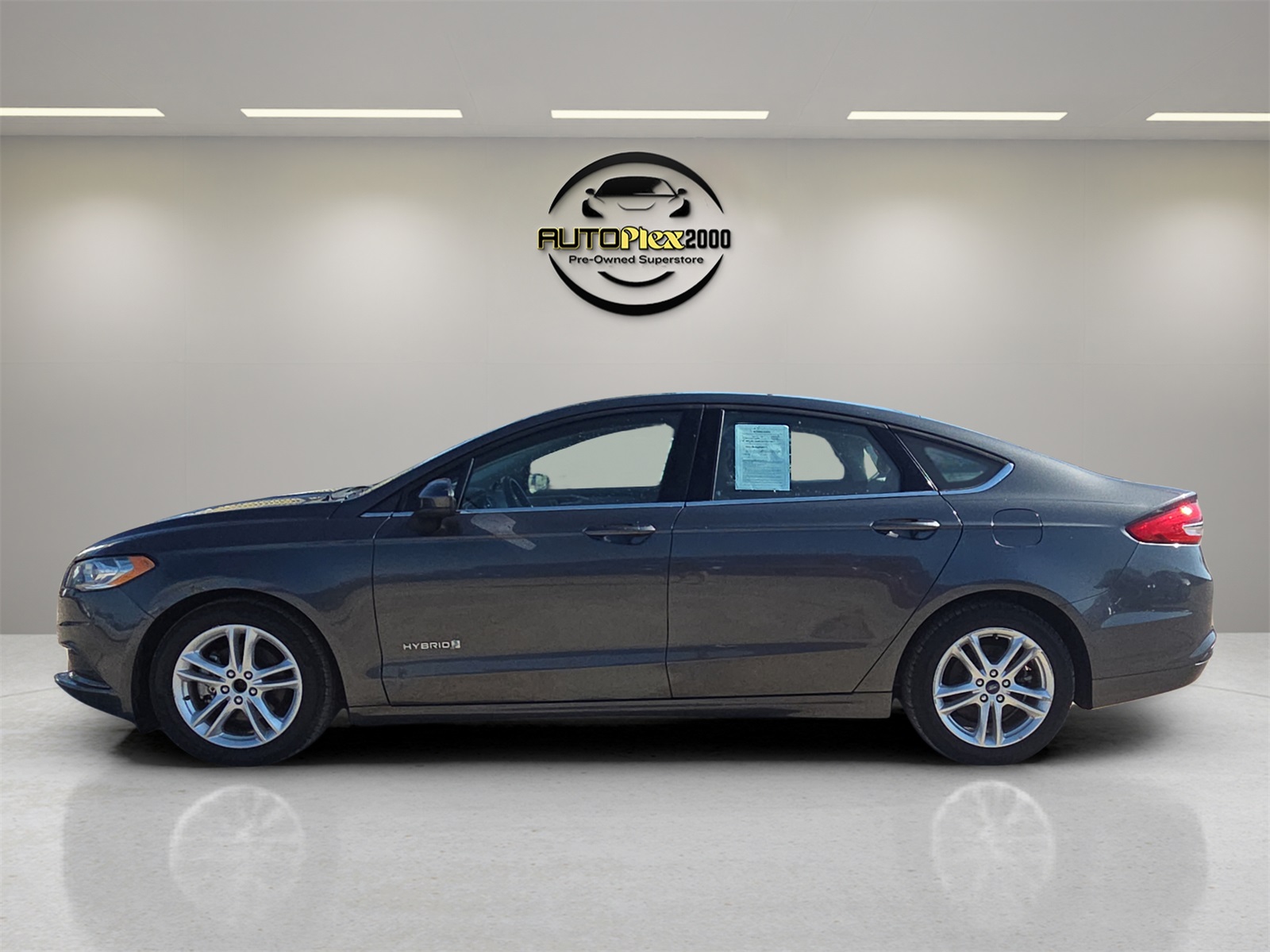 2018 Ford Fusion Hybrid S photo 2