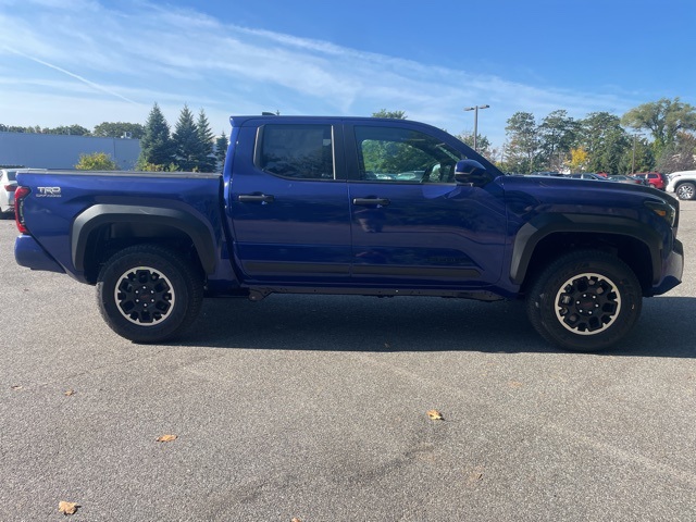 2025 Toyota Tacoma photo 4