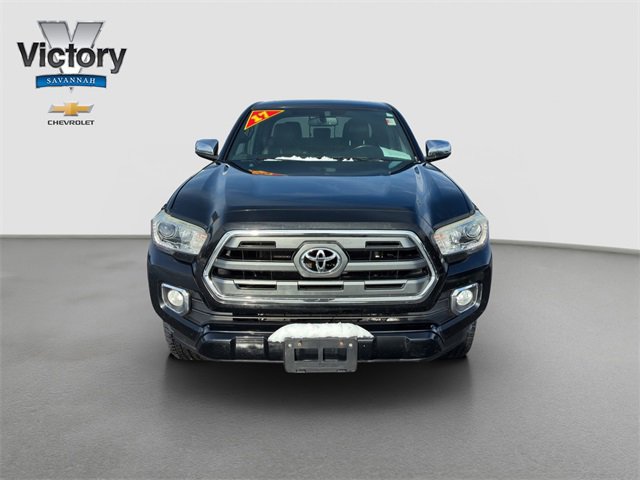 Used 2017 Toyota Tacoma Limited with VIN 5TFGZ5AN6HX093198 for sale in Kansas City