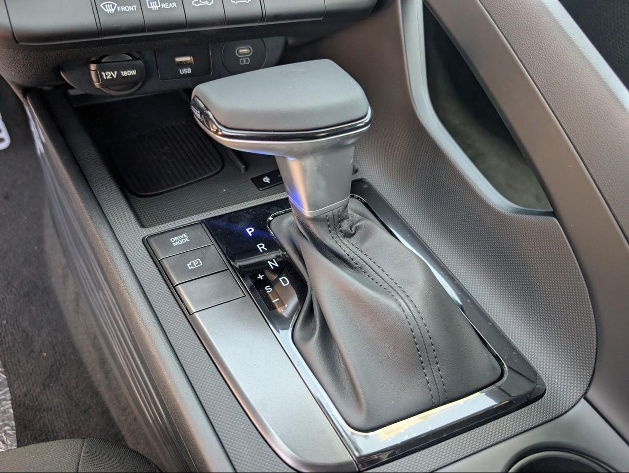 2025 Hyundai Elantra SEL Sport photo 9