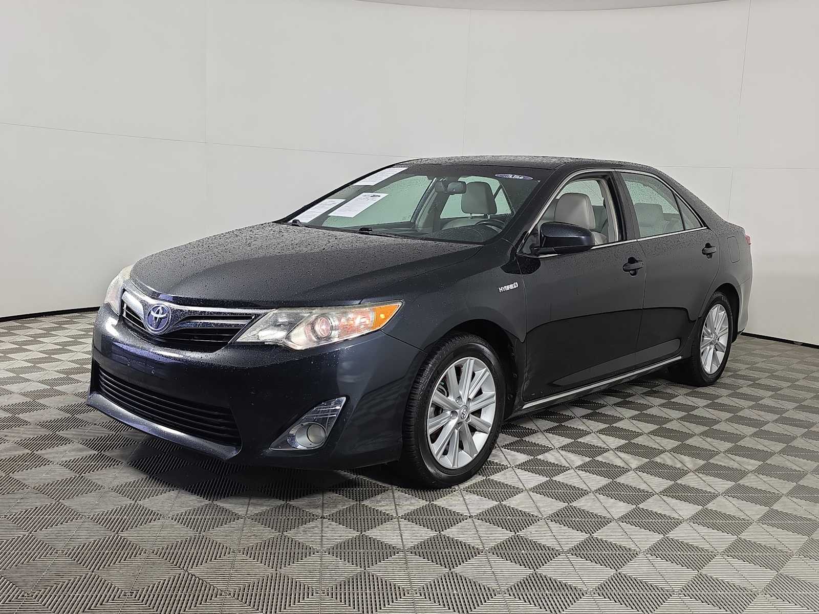 2014 Toyota Camry Hybrid XLE photo 3