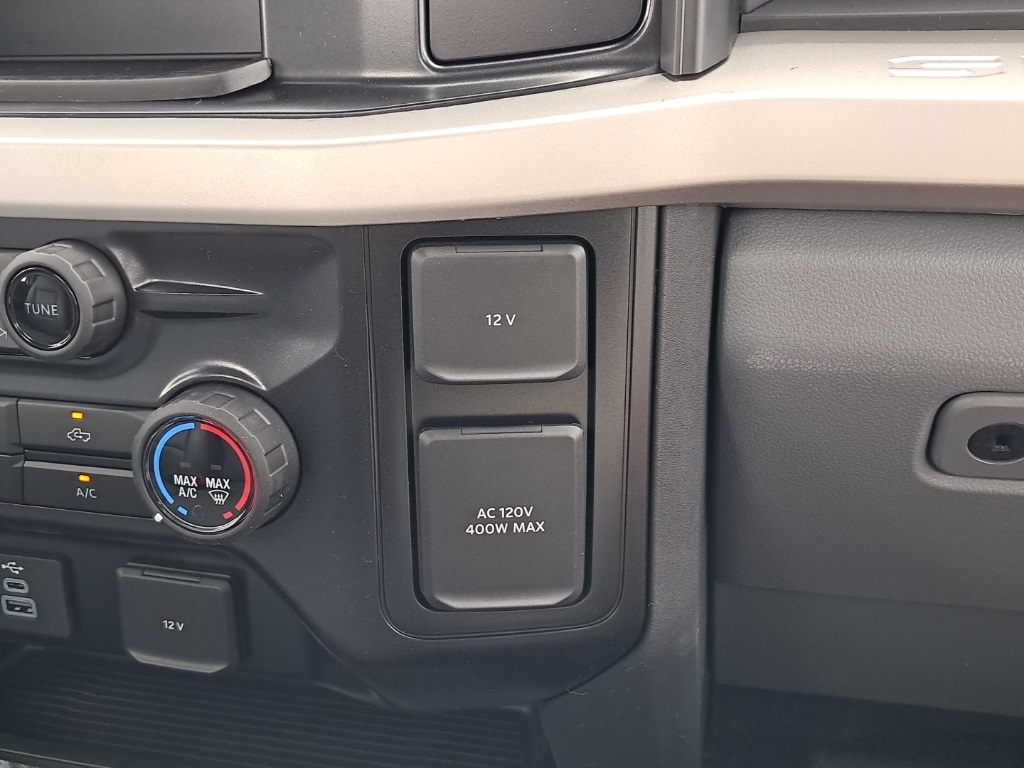 2025 Ford F-600 photo 24