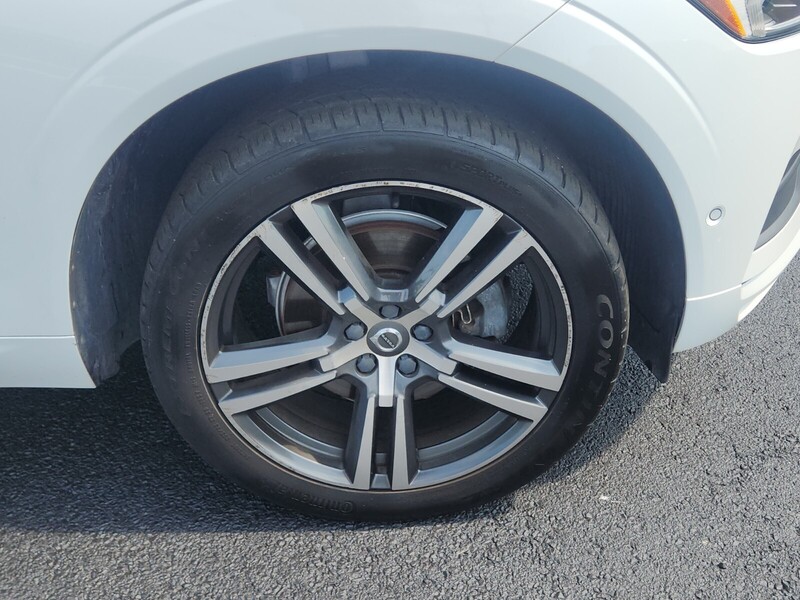 2019 Volvo XC60 T5 Momentum photo 16