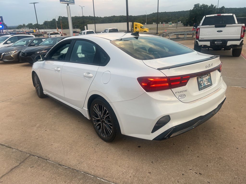 2023 Kia Forte GT-Line photo 4