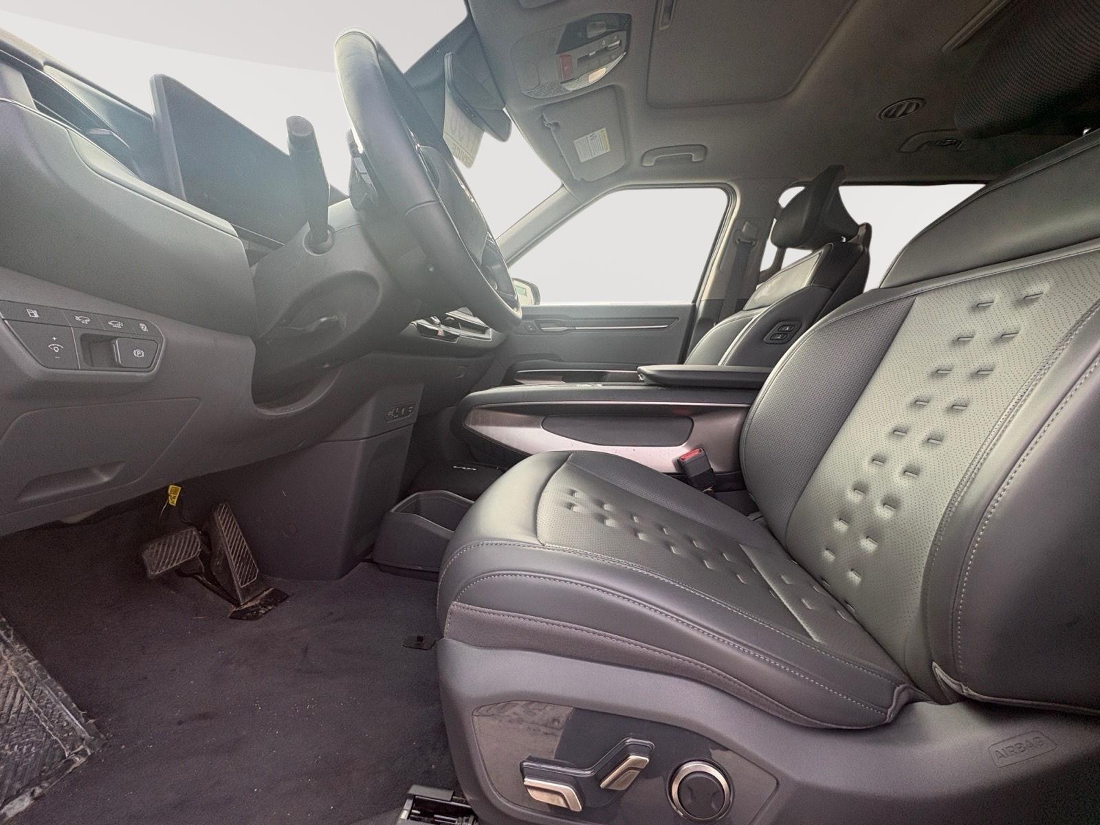 Used 2024 Kia Ev9 Wind with VIN KNDAFFS54R6023998 for sale in La Vista, NE