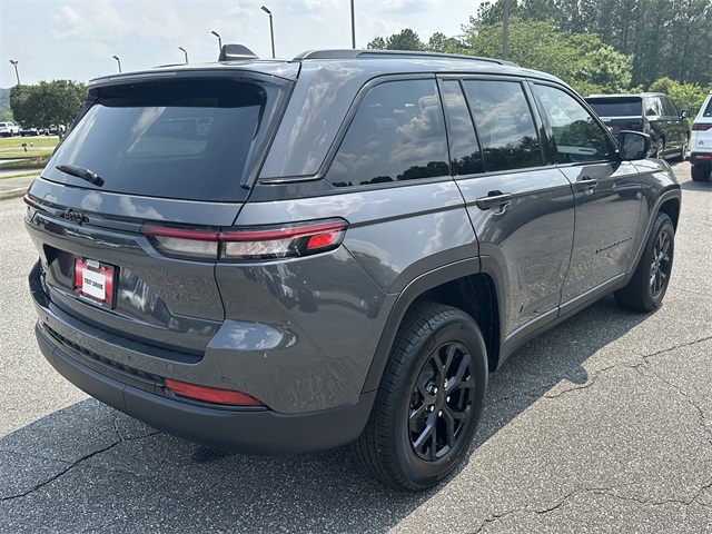 2025 Jeep Grand Cherokee Altitude photo 5