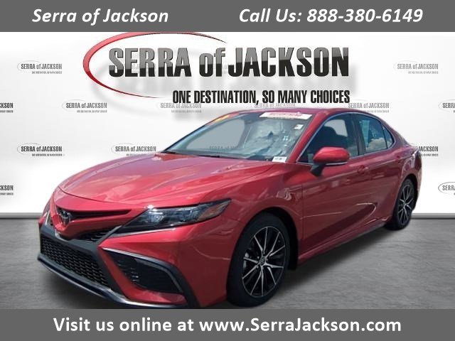 2023 Toyota Camry SE's photo