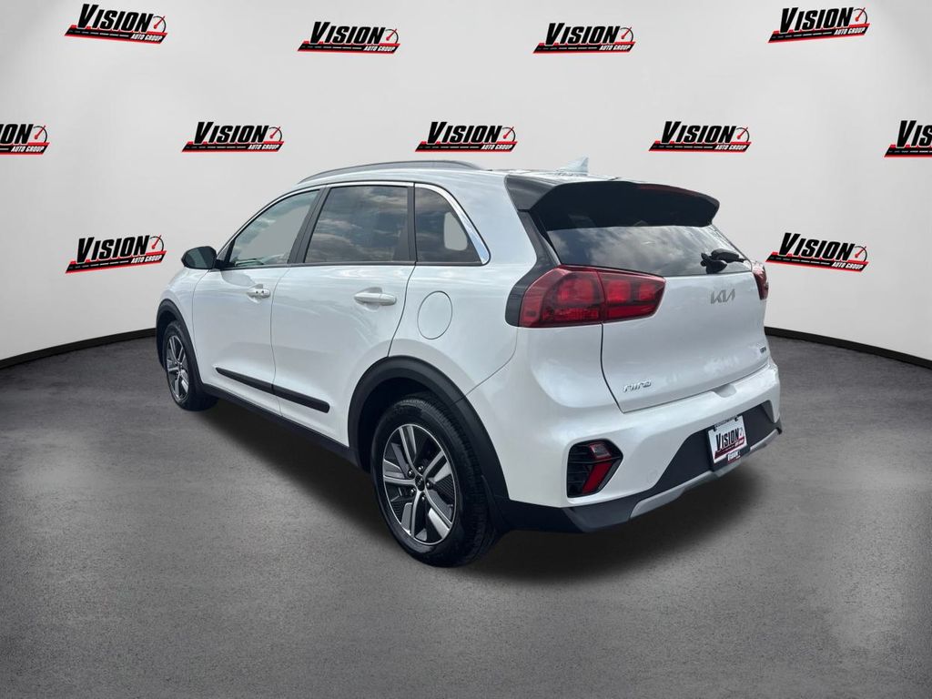 2022 Kia Niro LXS photo 7