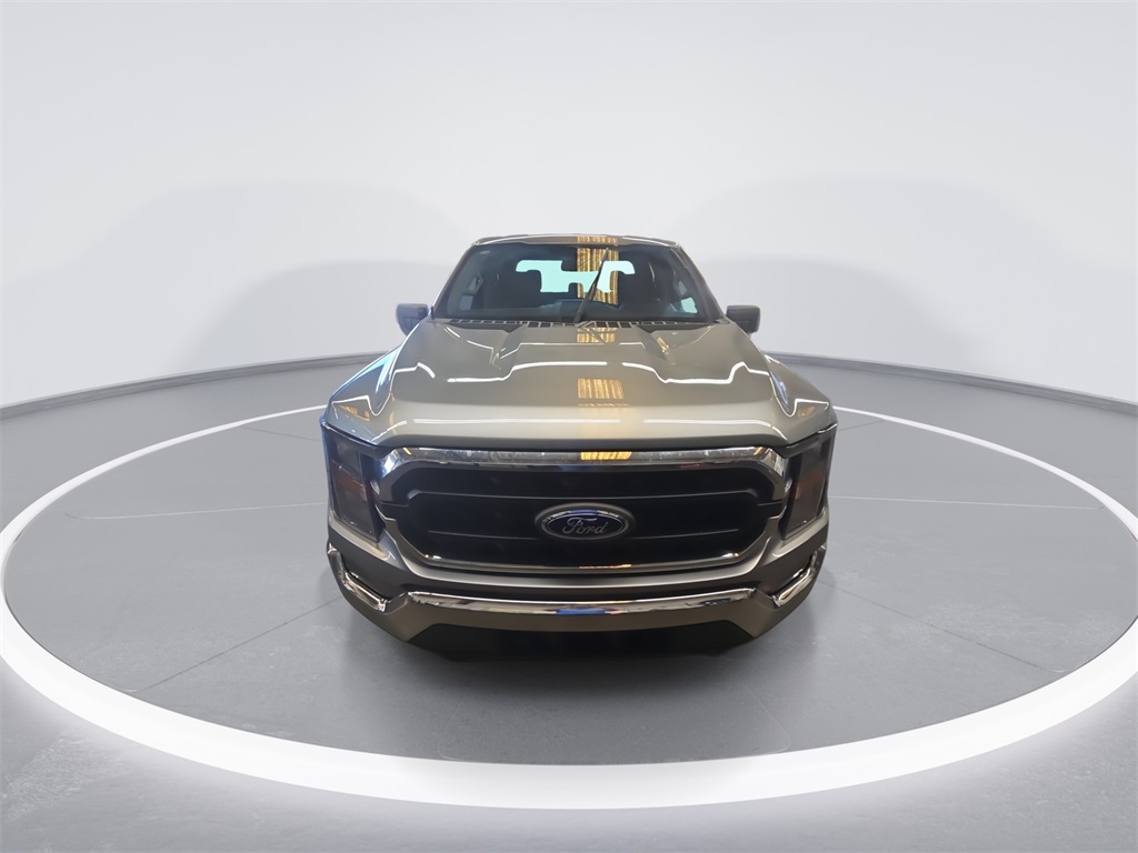 2023 Ford F-150 XLT photo 2