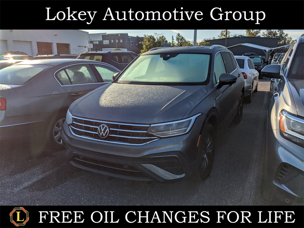 2023 Volkswagen Tiguan SE's photo