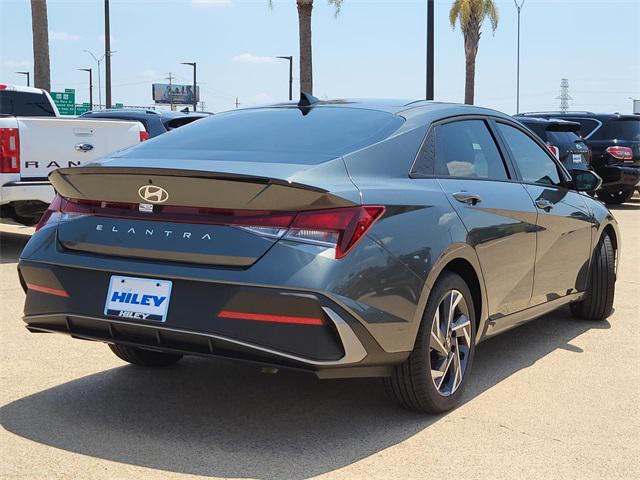 2025 Hyundai Elantra SEL Sport photo 4