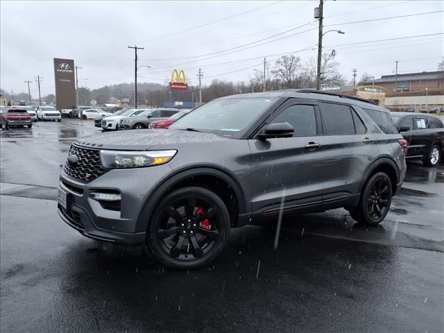 2023 Ford Explorer ST's photo