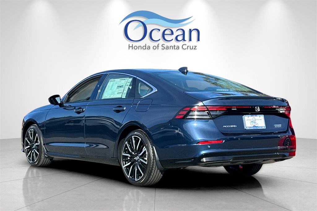 2025 Honda Accord Hybrid Touring photo 4