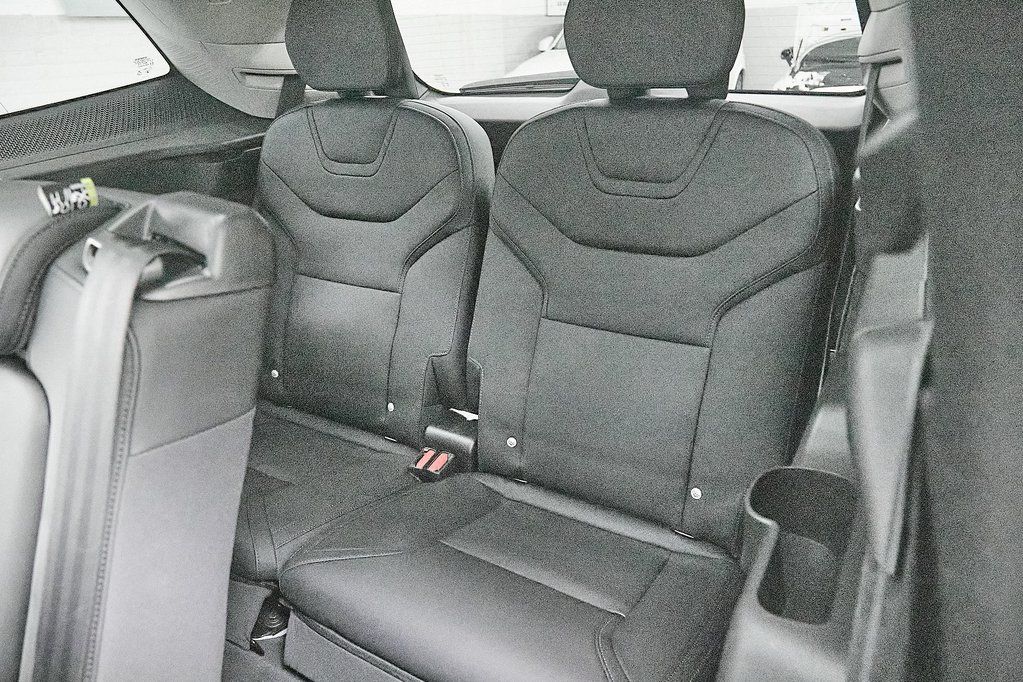 2025 VOLVO EX90 - Image 26