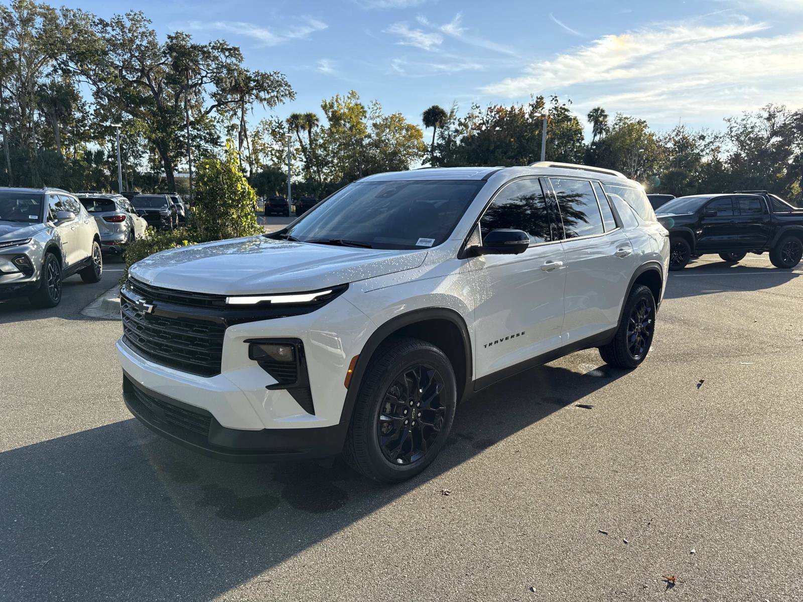 2026 Chevrolet Traverse photo 4