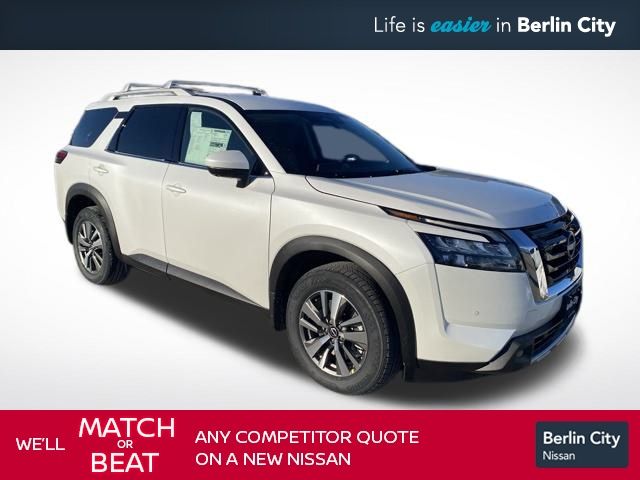 2025 Nissan Pathfinder SL's photo