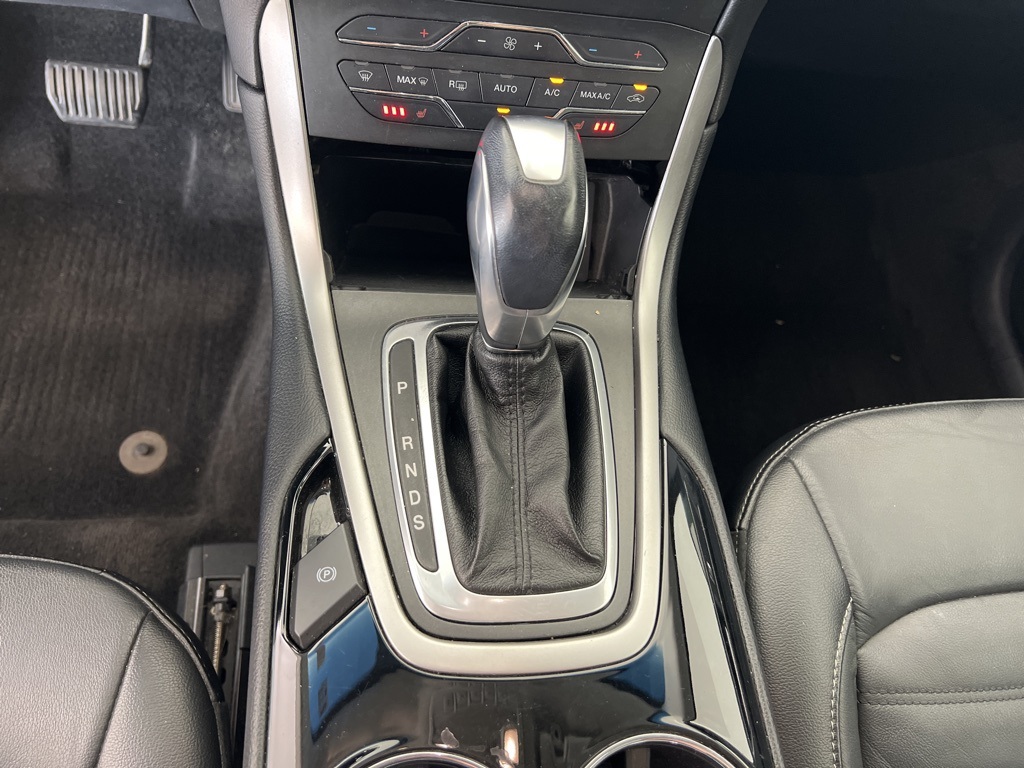 2018 Ford Edge SEL photo 15