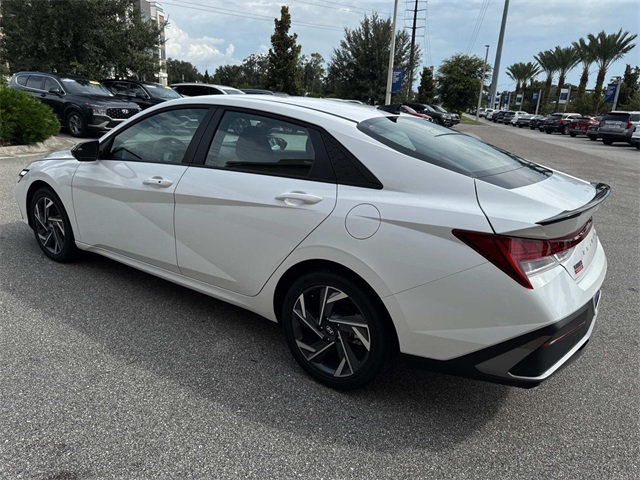 2025 Hyundai Elantra Hybrid SEL Sport photo 4