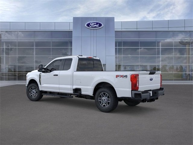 2025 Ford F-350 XLT photo 4