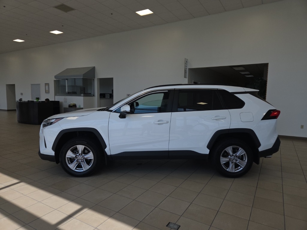 Used 2022 Toyota RAV4 XLE with VIN 2T3P1RFVXNW294710 for sale in Northfield, Minnesota