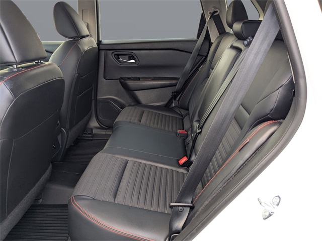 2025 Nissan Rogue SV photo 12