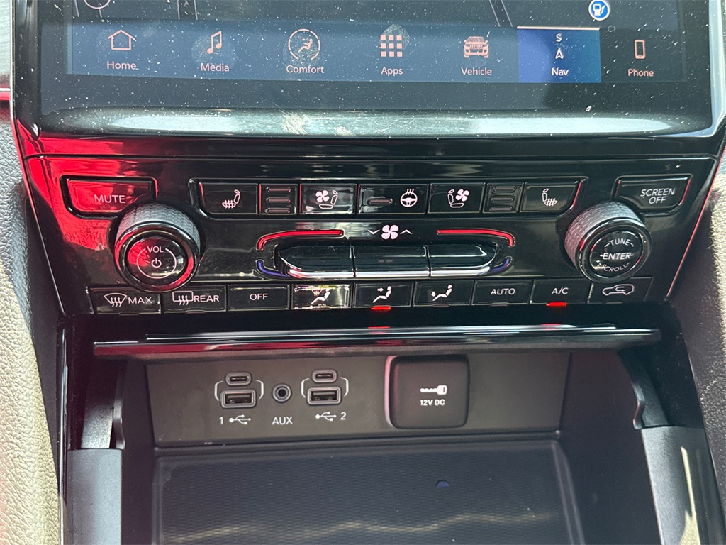 2023 Jeep Grand Cherokee Overland photo 27