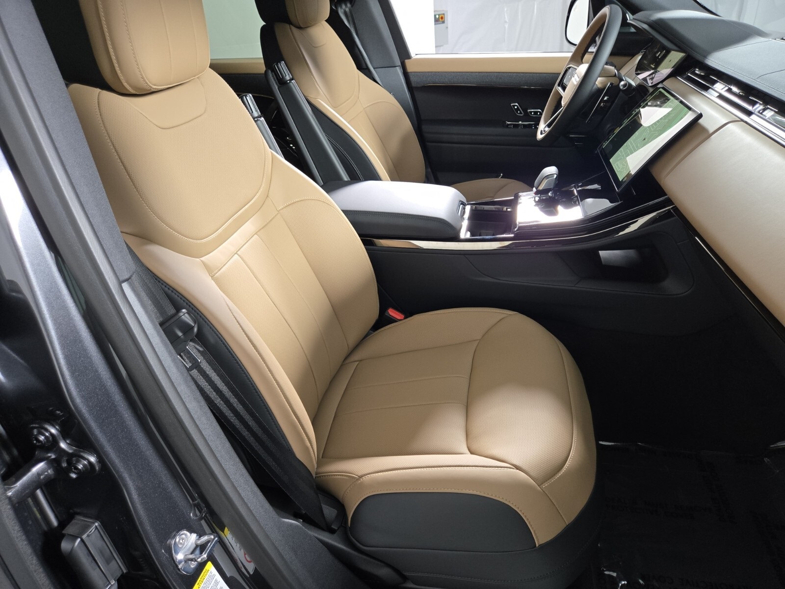 2025 Land Rover Range Rover Sport SE photo 2