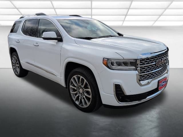 2023 GMC Acadia Denali's photo