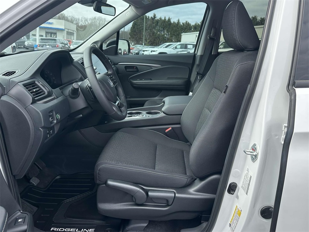2025 Honda Ridgeline Sport photo 4