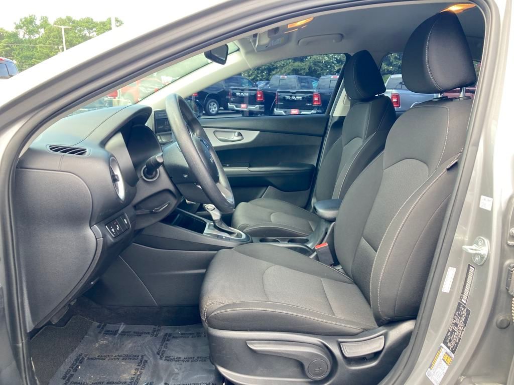 2023 Kia Forte LXS photo 9