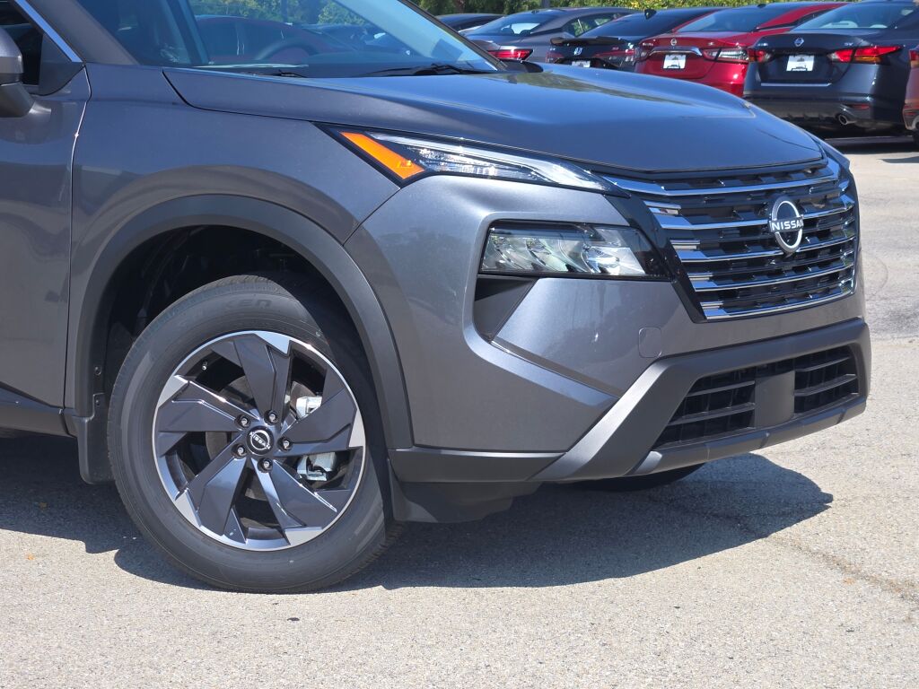 2026 Nissan Rogue SV photo 2