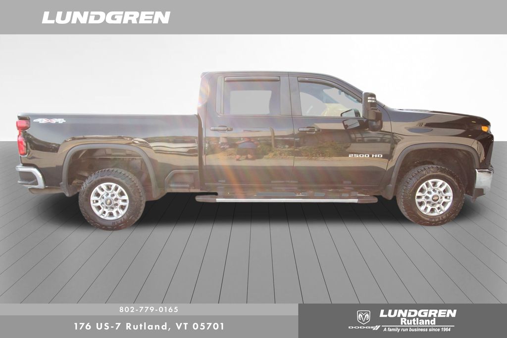 2023 Chevrolet Silverado 2500HD LT photo 2