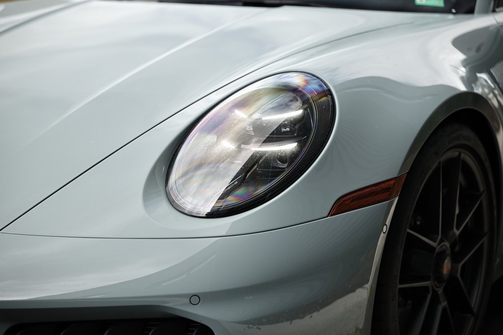 2025 Porsche 911 GTS photo 35
