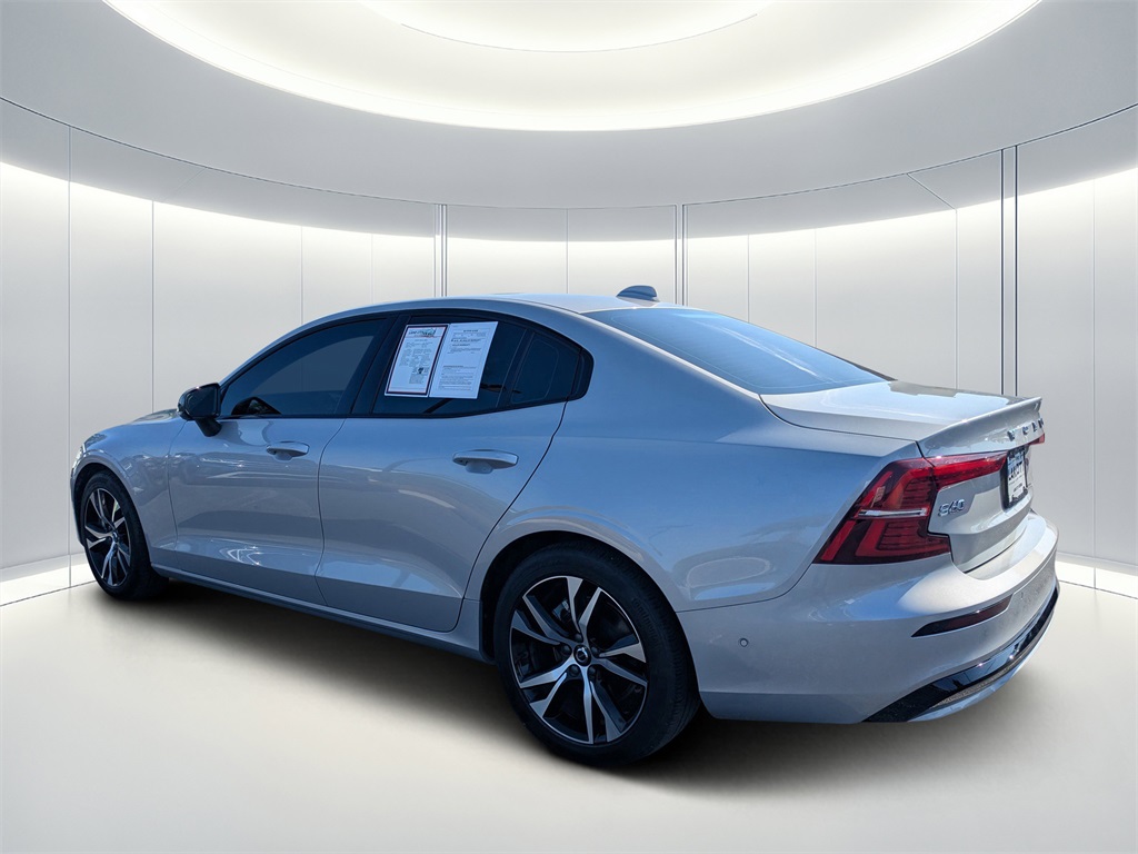 2024 Volvo S60 B5 Plus photo 4
