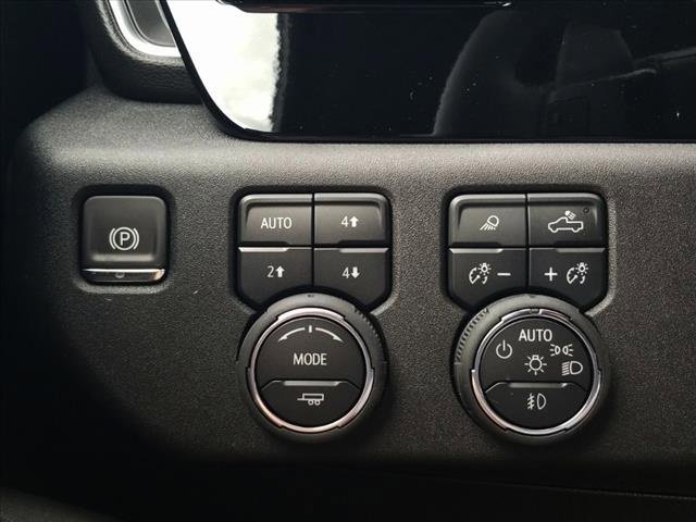 2025 Chevrolet Silverado 1500 RST photo 12
