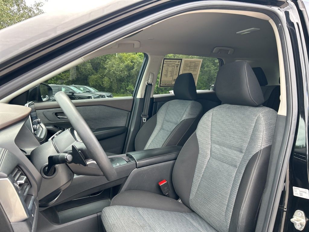 2023 Nissan Rogue SV photo 14