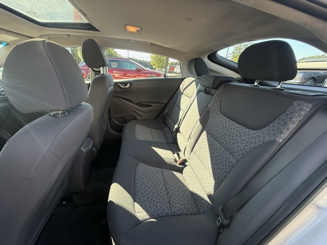 2018 Hyundai Ioniq SEL photo 16