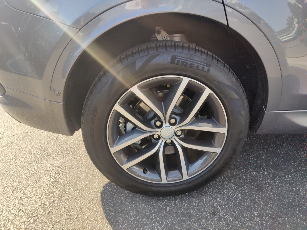 2025 Land Rover Discovery Sport S photo 4