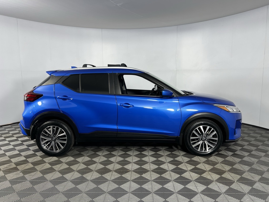 2023 Nissan Kicks SV photo 3