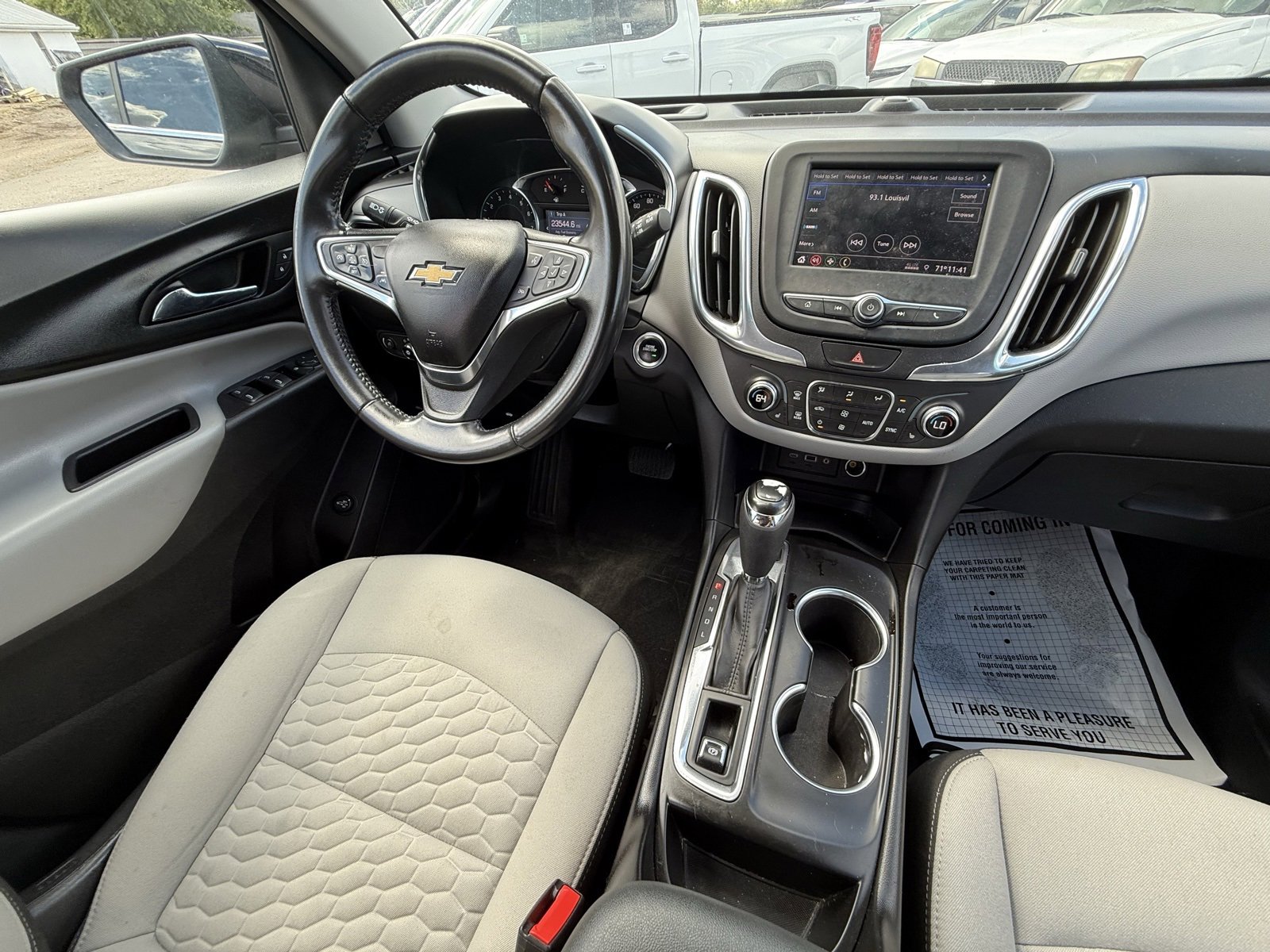 2021 Chevrolet Equinox LT photo 2