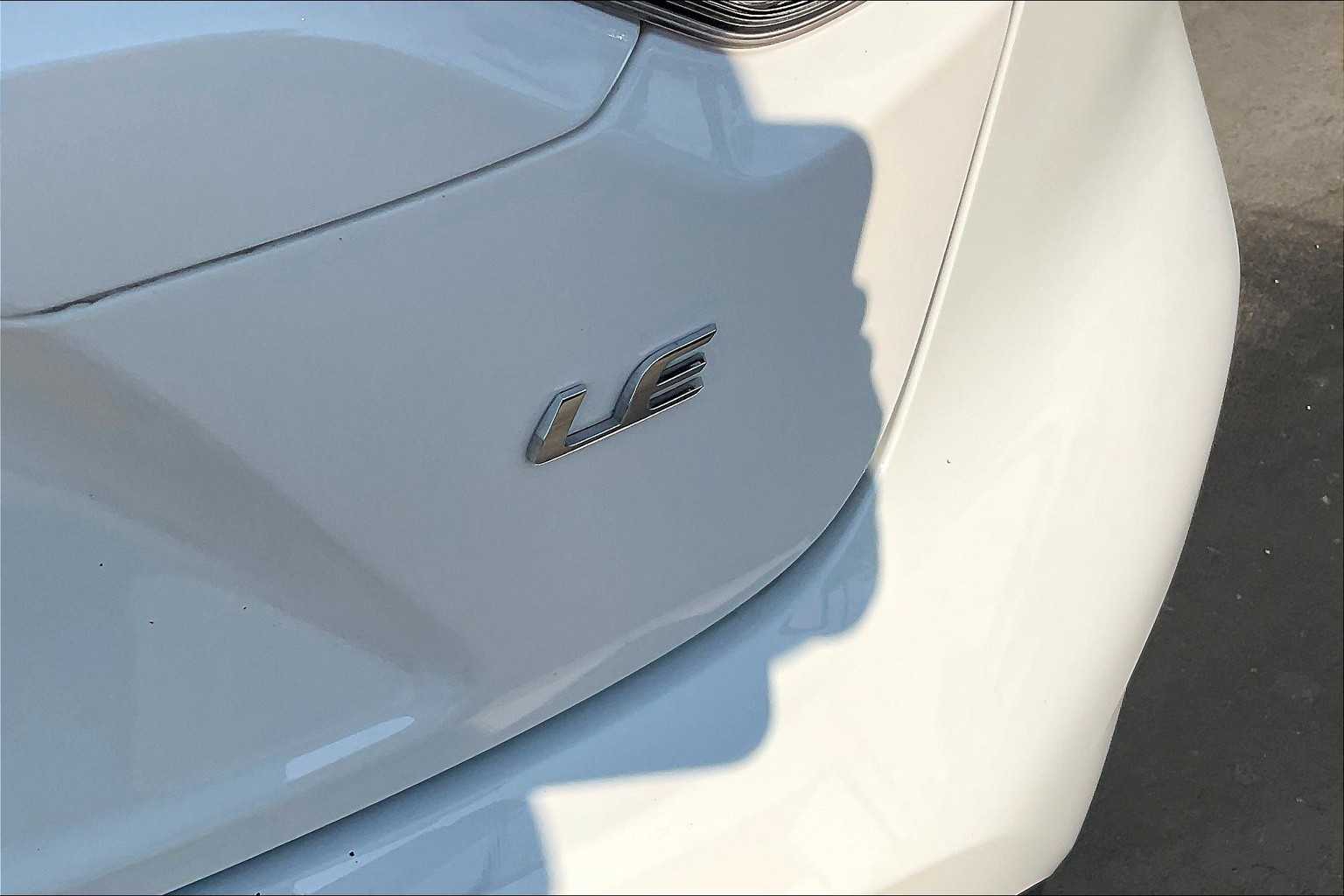2024 Toyota Corolla LE photo 9