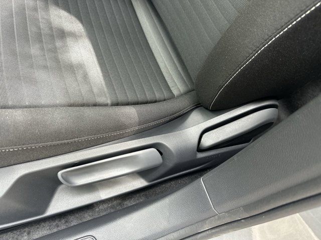 2025 Volkswagen Jetta 1.5T S photo 4